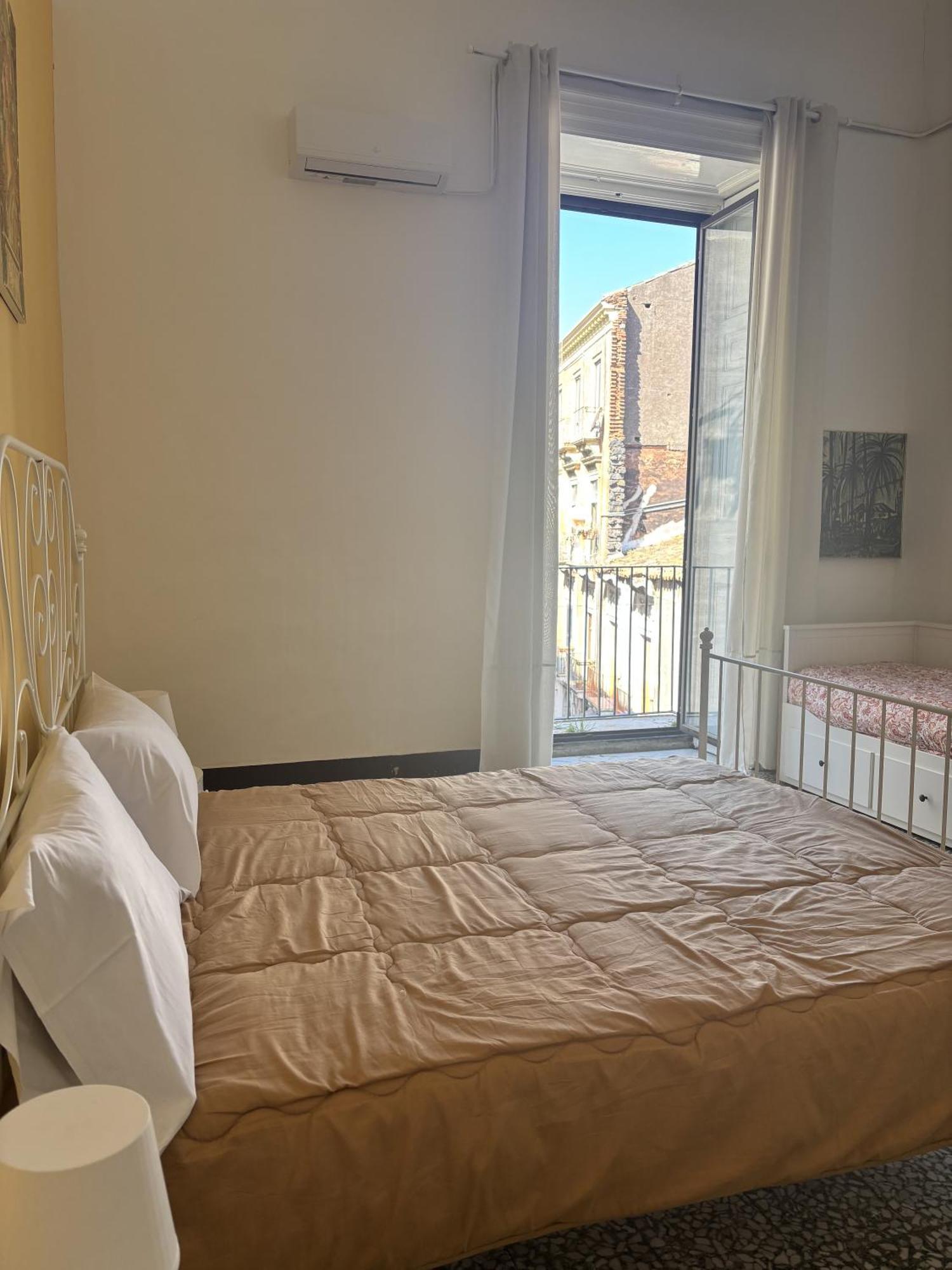 Il Teatro Rooms Catánia Buitenkant foto